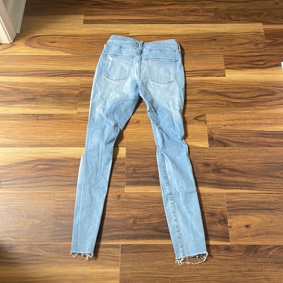 Universal Thread Mid Rise Skinny Jean - Picture 2 of 3